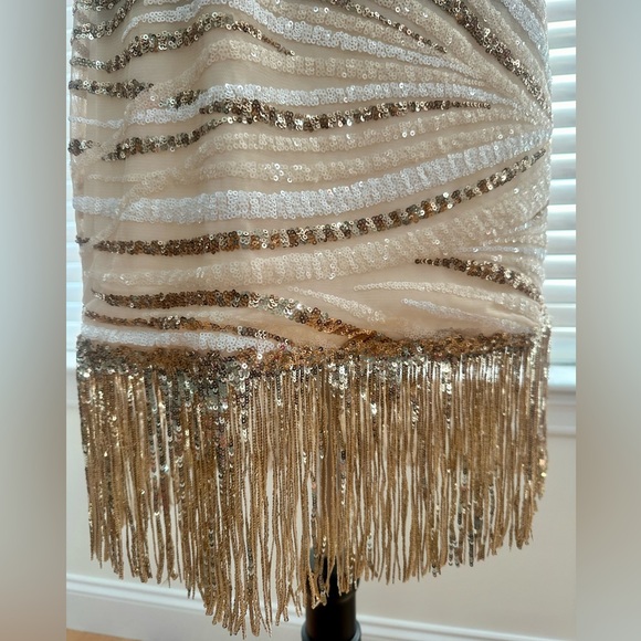 NWT - Stunning Cocktail Dress 👗 Size Large 💛🤍 - Picture 3 of 7